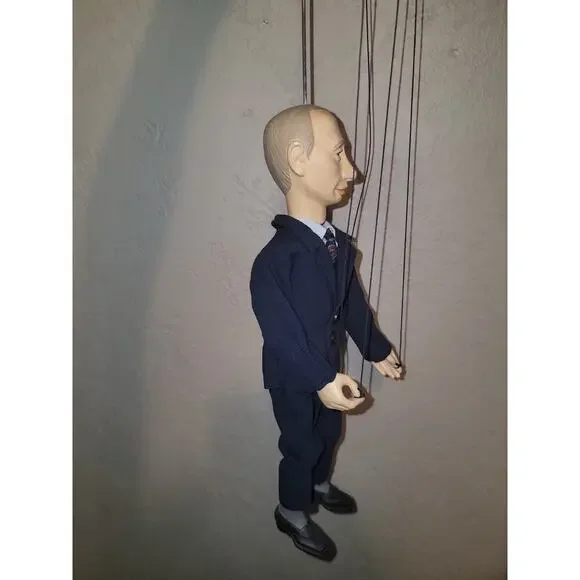 Russian President / Vladimir Vladimirovich Putin Marionette - Picture 7 of 10